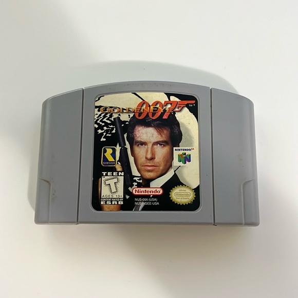 Golden Eye 007 - Picture 1 of 1
